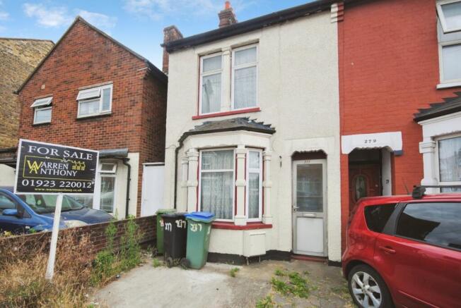 3 bed property, in Whippendell Road, £400,000