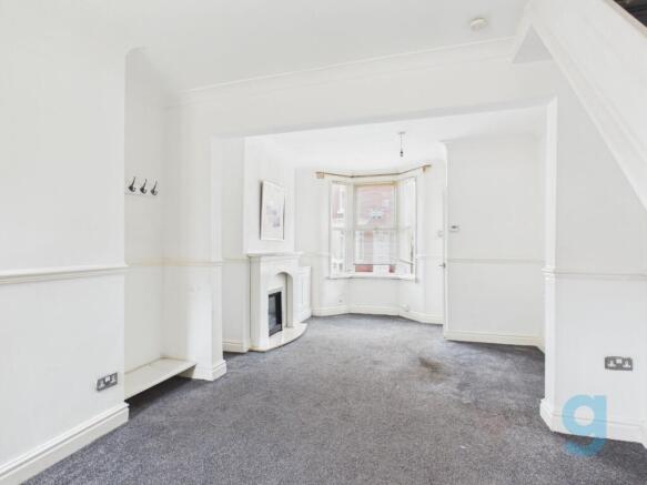 2 bed property, in Holbeck Street, £95,000