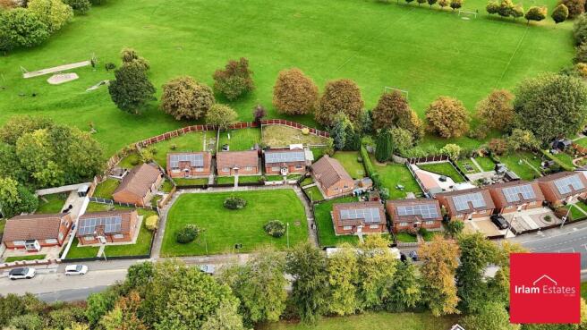 2 bed property, in Fairhills Road, £189,995