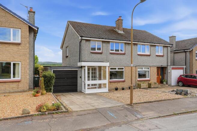 3 bed property, in 56 Ratho Park Road, £270,000