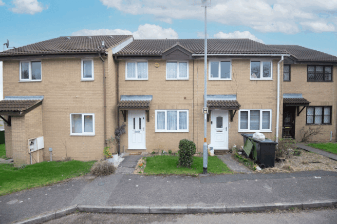 2 bed property, in Swale Drive, £224,995