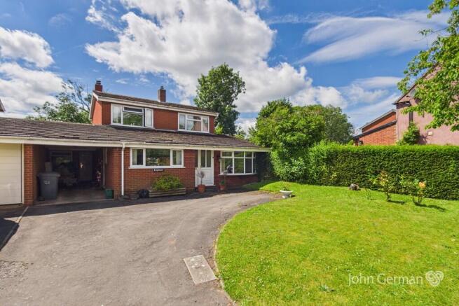 4 bed property, in Ashbrook Lane, £350,000