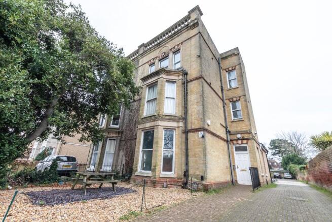9 bed property, in Bury Road, £1,000,000