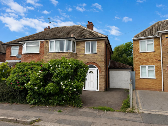 3 bed property, in Ingleby Road, £259,950