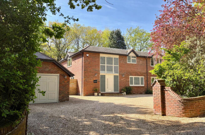 5 bed property, in Hurn Lane, £1,450,000