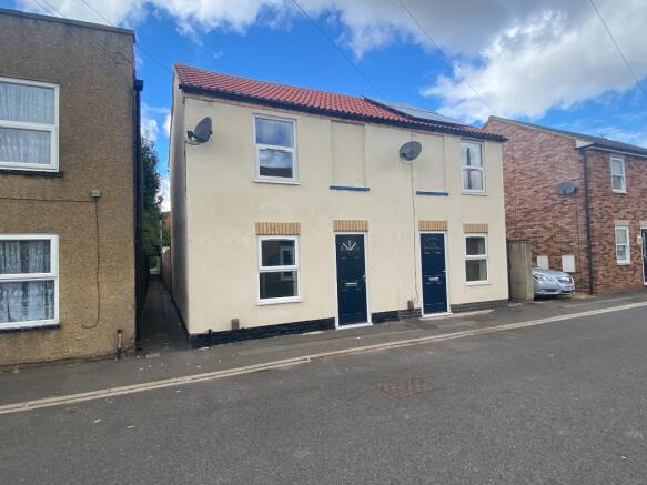 3 bed property, in Prince Street, £140,000
