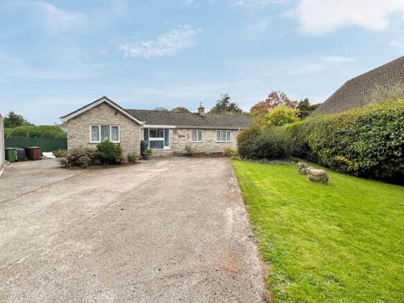 2 bed property, in Whitstone Road, £480,000