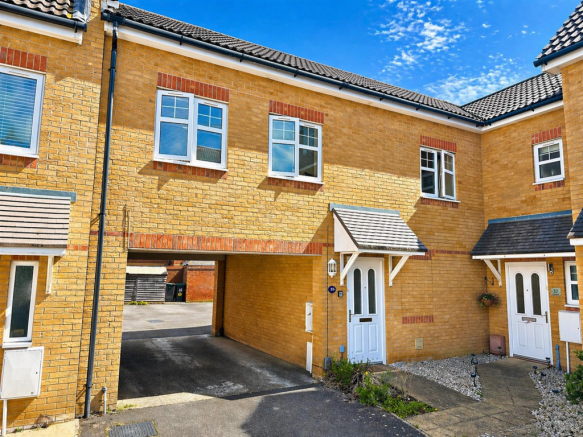 1 bed property, in Westland Drive, £180,000