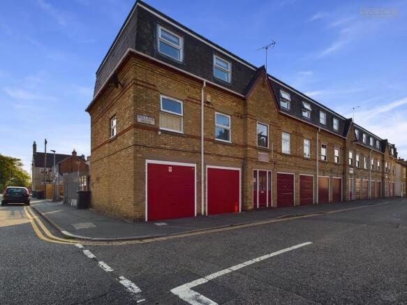 1 bed property, in Whalley Street, £90,000