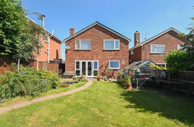 4 bed property, in Lightwood Road, £385,000