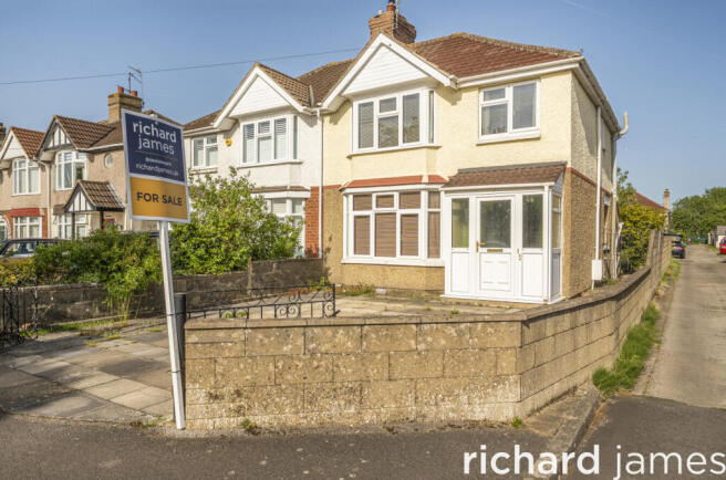 3 bed property, in Northern Road, £290,000