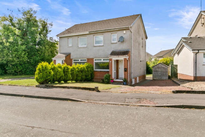 2 bed property, in Maybole Crescent, £230,000