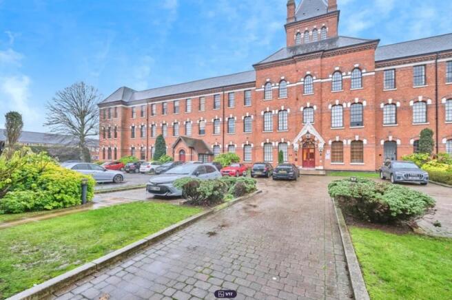 2 bed property, in Highcroft Hall, £120,000