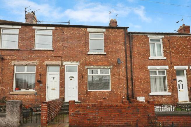 2 bed property, in Copeland Road, £60,000