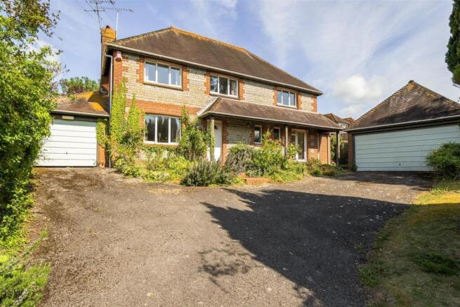 4 bed property, in Burpham, £900,000