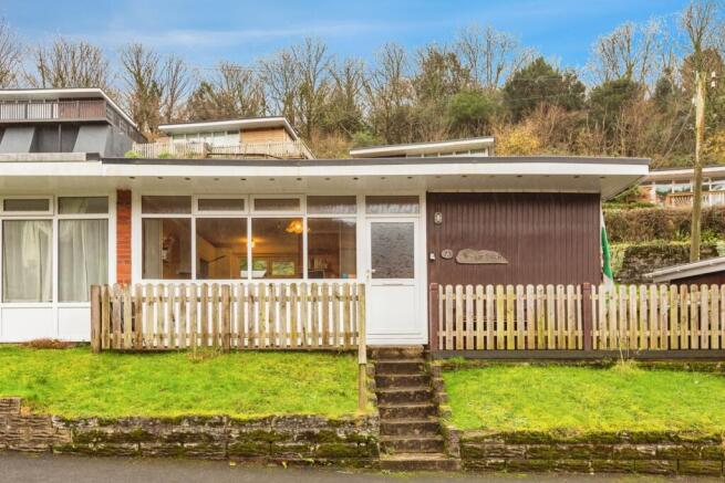 2 bed property, in Summercliff Chalets, £160,000