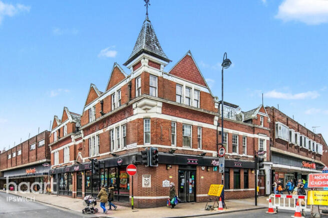 1 bed property, in Upper Brook Street, £70,000