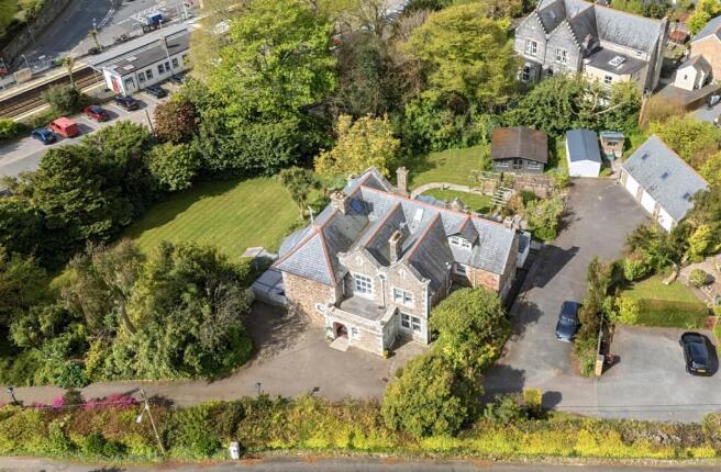 7 bed property, in Palace Road, £865,000