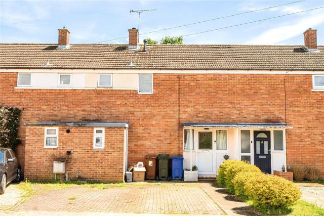 2 bed property, in Caversfield, £275,000