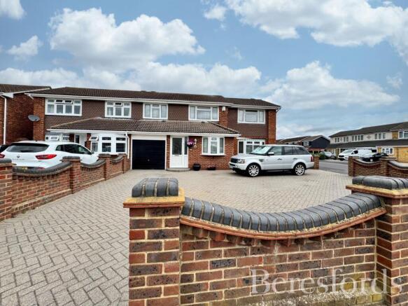 4 bed property, in Hatfield Close, £650,000