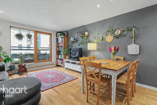 2 bed property, in East Street, £170,000