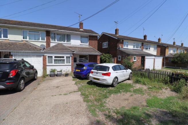 4 bed property, in Lower Road, £350,000