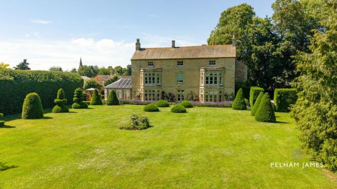 8 bed property, in Main Street, £2,000,000