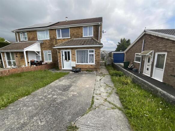 3 bed property, in Teglan Park, £175,000