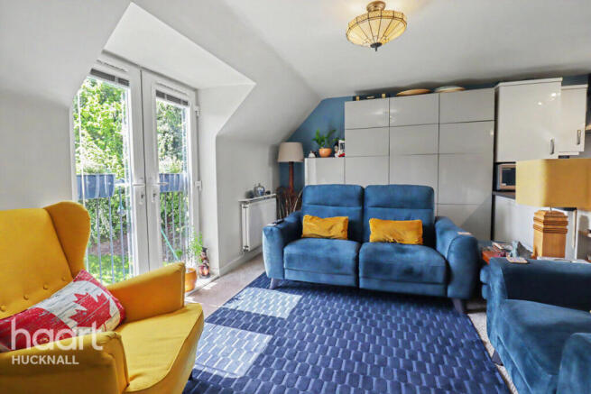 2 bed property, in Henfrey Drive, £160,000