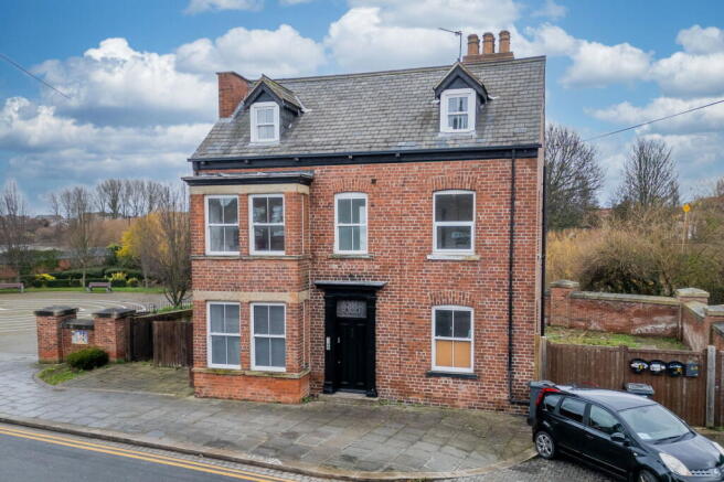 7 bed property, in The Nook, £350,000