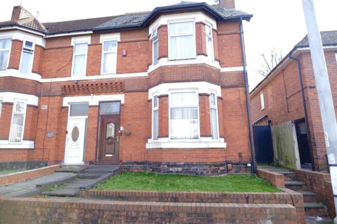5 bed property, in Lea Road, £325,000
