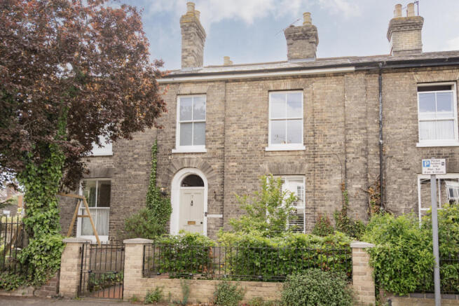 3 bed property, in Alexandra Road, £525,000