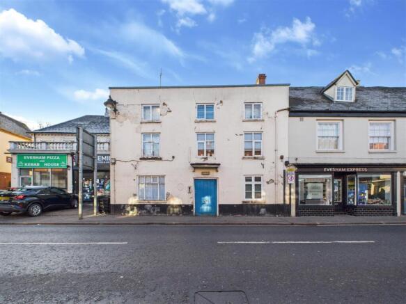 1 bed property, in Port Street, £75,000