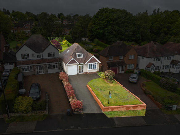 3 bed property, in Clarence Road, £425,000