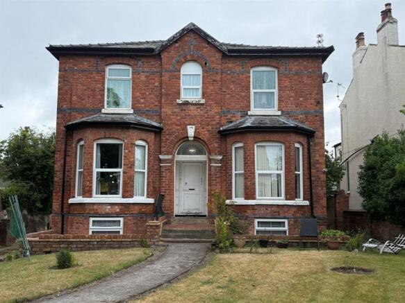 3 bed property, in Leyland Road, £69,000