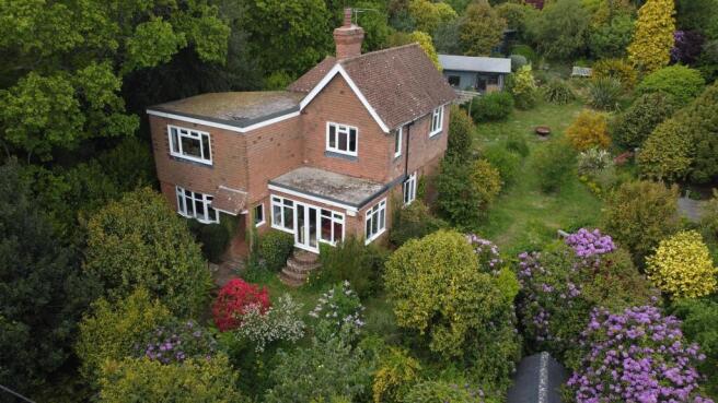 4 bed property, in Warren Road, £599,950
