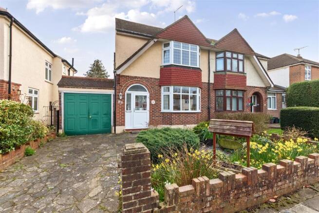 3 bed property, in The Highway, £650,000