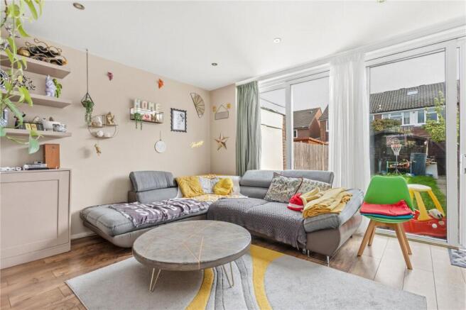 3 bed property, in Effort Street, £600,000