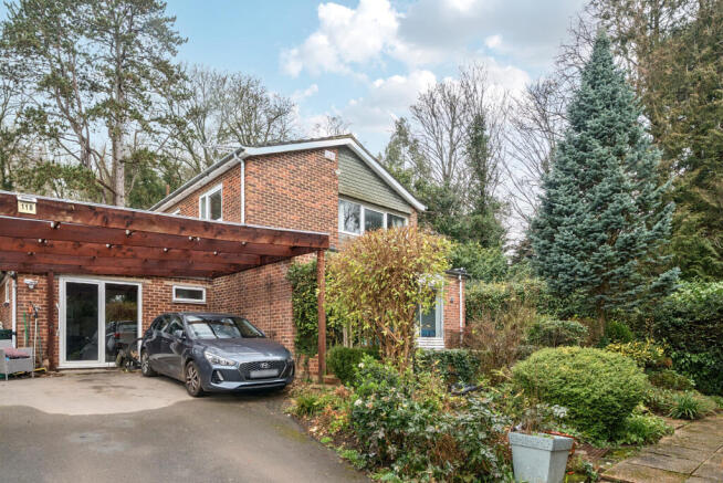 4 bed property, in Brox Road, £775,000