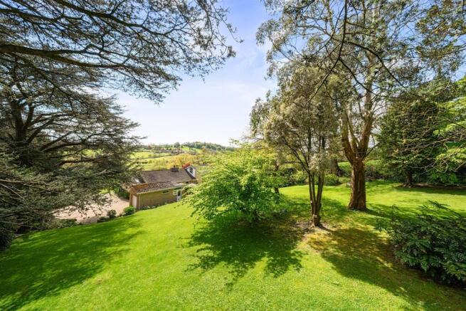 4 bed property, in Clayhanger Lane, £775,000