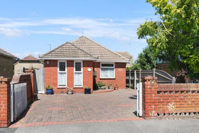 3 bed property, in Highsted Road, £385,000