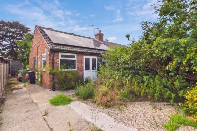 4 bed property, in Woodland Way, £150,000