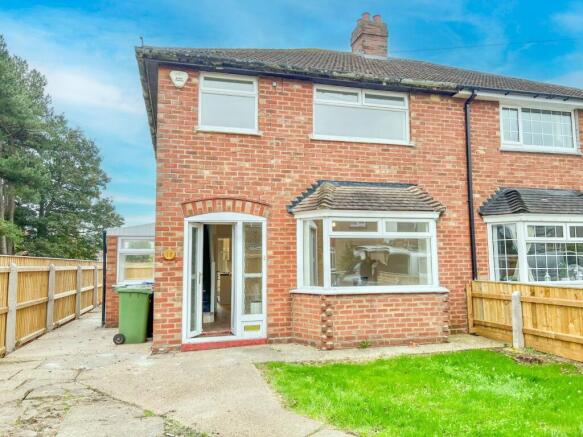 3 bed property, in Tattershall Avenue, £125,000