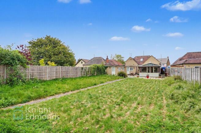 4 bed property, in Loose Road, £475,000