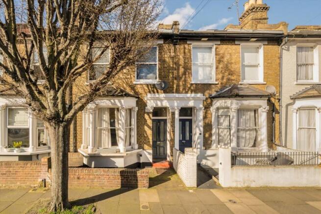 4 bed property, in Biscay Road, £995,000