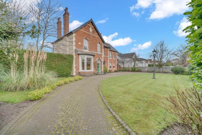 5 bed property, in Wicks Lane, £1,300,000