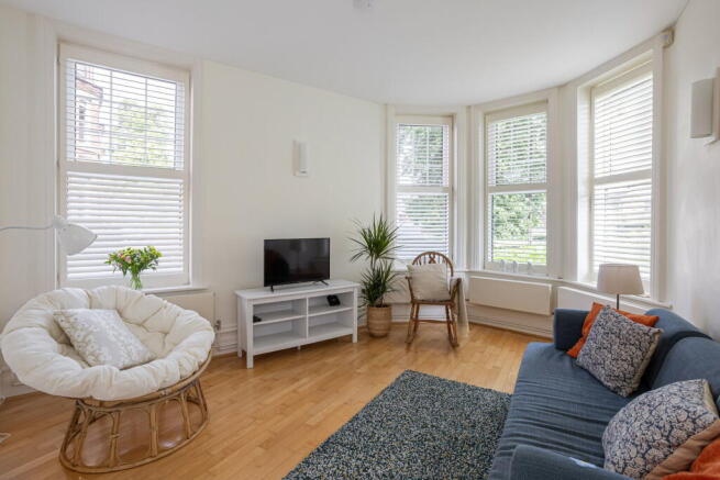 1 bed property, in Scarcroft Hill, £275,000