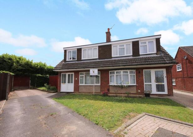 3 bed property, in Larkspur Gardens, £339,950