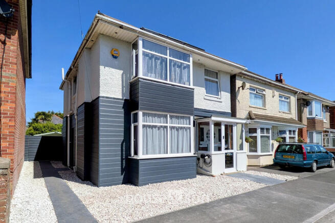 4 bed property, in Highfield Road, £450,000