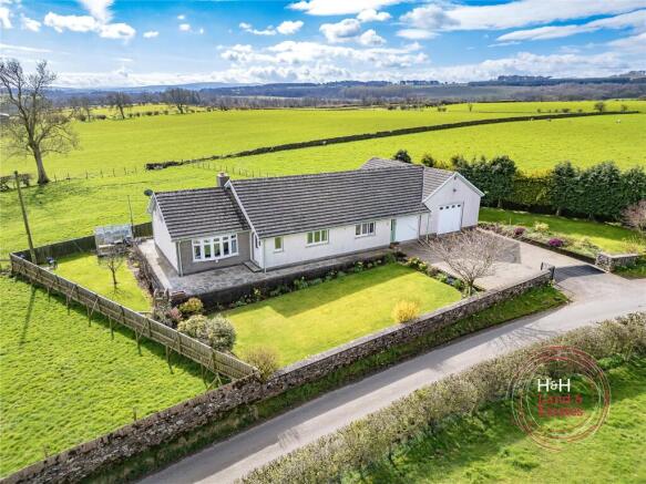 3 bed property, in Park View, £495,000